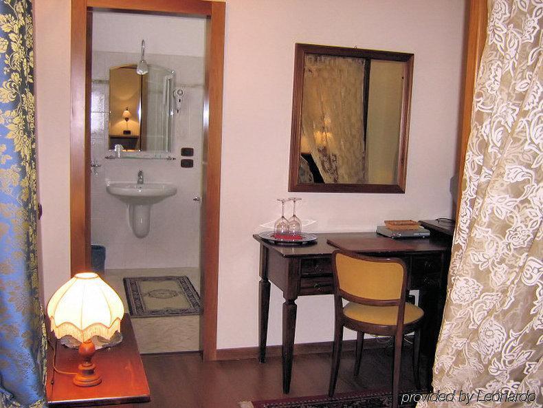 Hotel Sebino Сарніко Номер фото