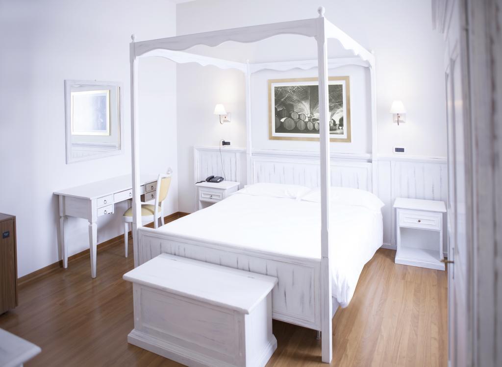 Hotel Sebino Сарніко Екстер'єр фото