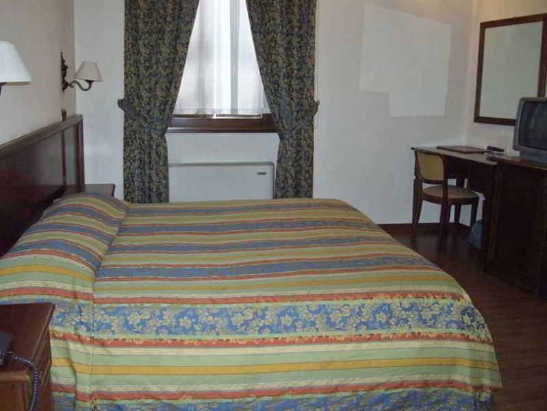 Hotel Sebino Сарніко Екстер'єр фото