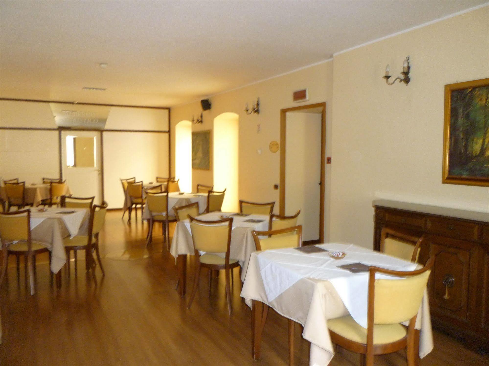 Hotel Sebino Сарніко Екстер'єр фото