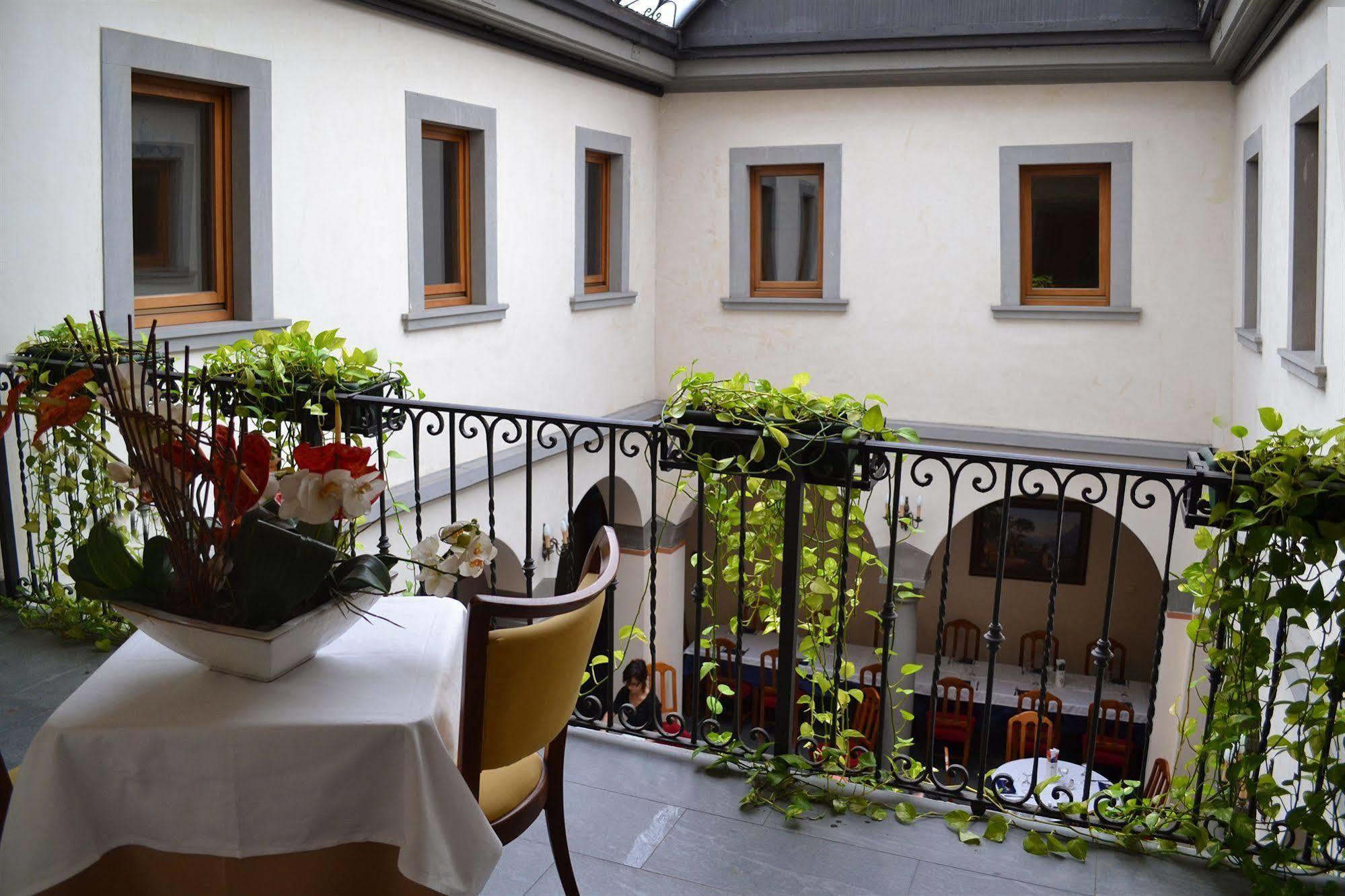 Hotel Sebino Сарніко Екстер'єр фото