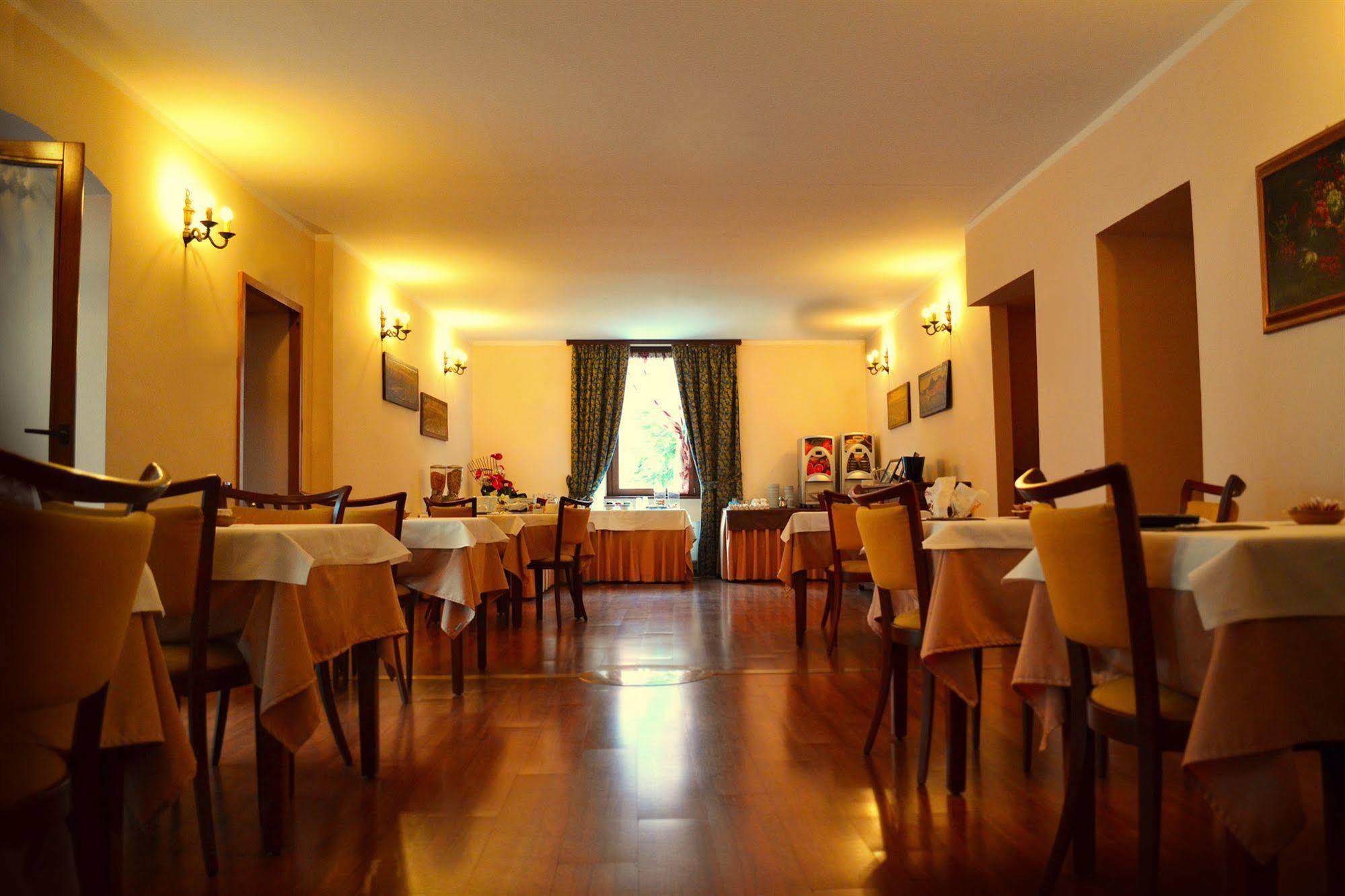 Hotel Sebino Сарніко Екстер'єр фото