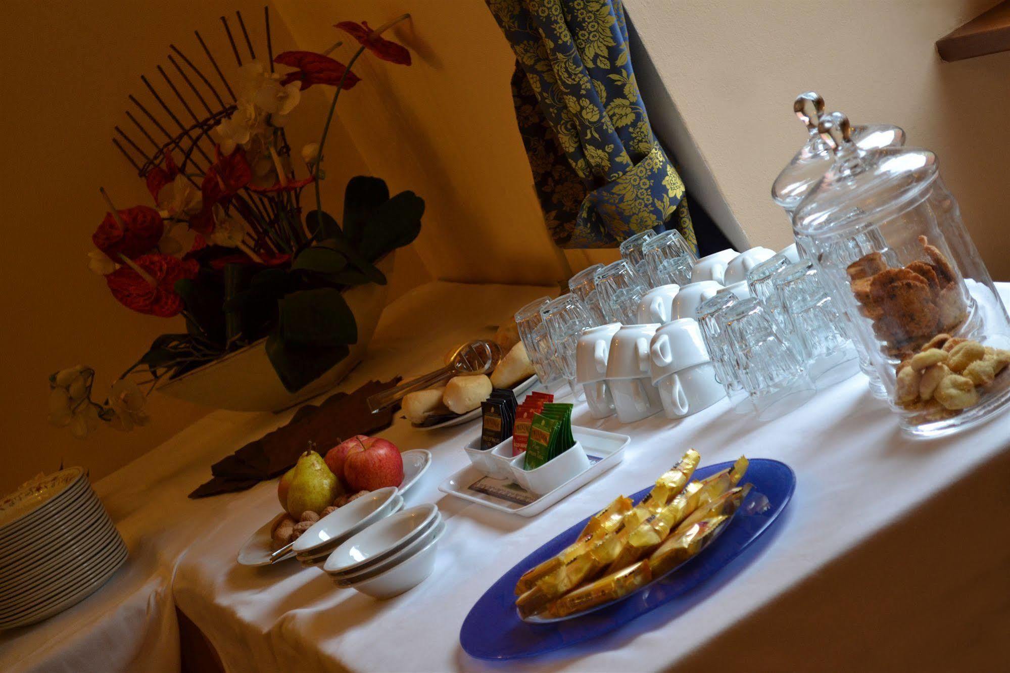 Hotel Sebino Сарніко Екстер'єр фото